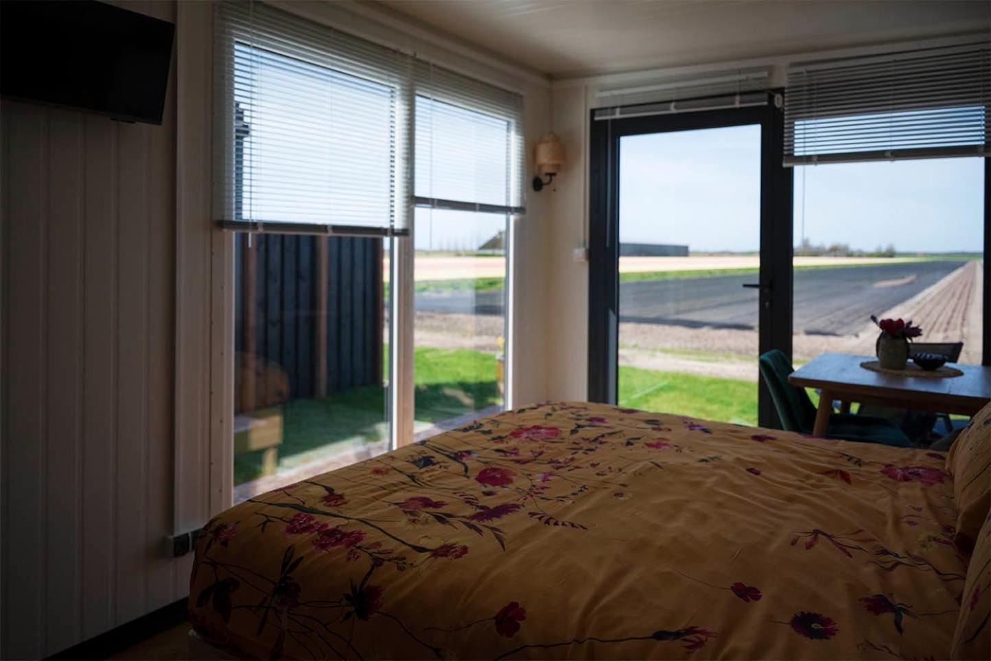 Bed and Breakfast Bloem & Bed 't Zand Esterno foto